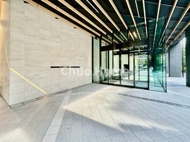 【エントランス】マンションのエントランスは、その物件の印象を決める、顔とも言える場所です。毎日通る場所ですからきれいなのが一番です。