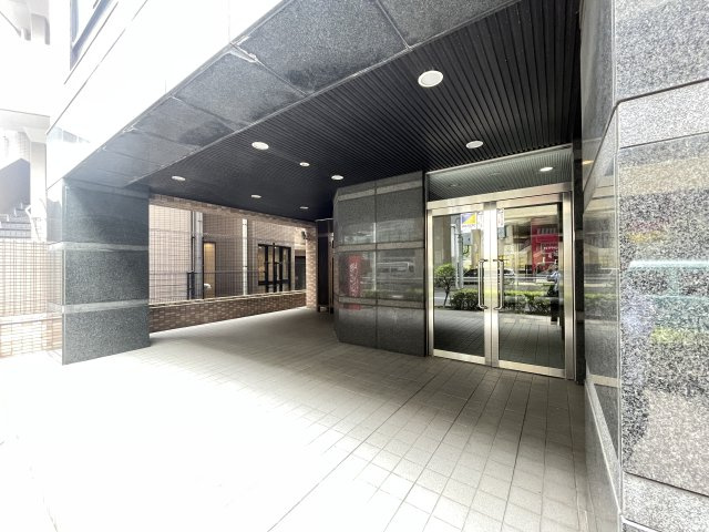 マンションの顔でもある、高級感漂うエントランス。　