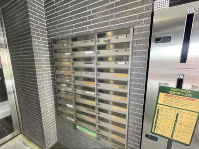 ダイヤル付きのポストでセキュリティ面も安心です。　