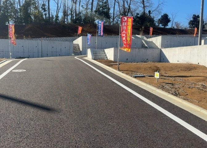 物件の詳細については、現地を見てわかること以外に、役所や法務局などで調べないとわからないことがあります。そのため、現地に行く場合は、もしこの物件を買ったらどのような生活ができるかをイメージしましょう。