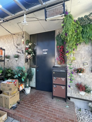 【筑西市下野殿4LDK平家中古住宅の玄関】