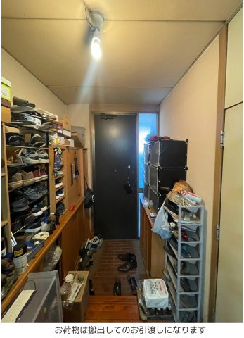 【筑西市下野殿4LDK平家中古住宅の玄関】