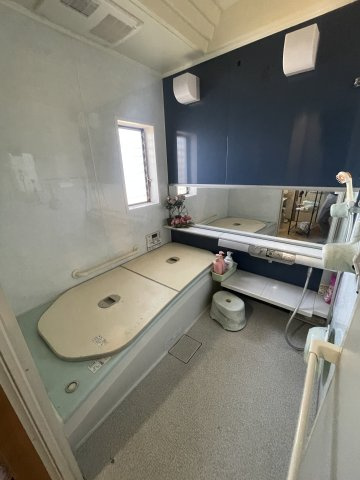 【筑西市下野殿4LDK平家中古住宅の浴室】