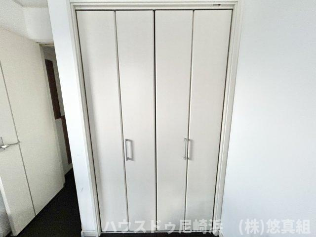 ■2階子供部屋　約5.36帖　クローゼット収納