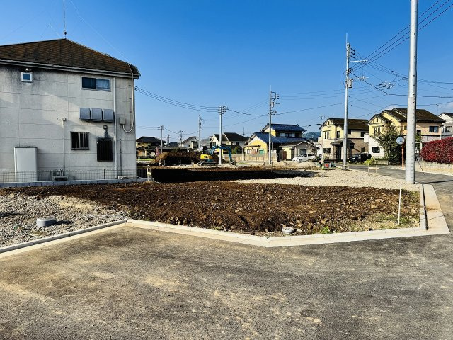 ～閑静で落ち着きのある住宅地内　建築条件の付いていない売地です～