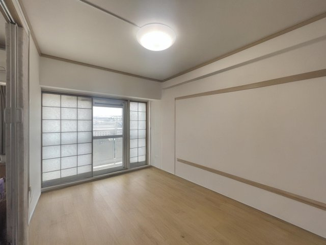 洋室6.0帖。※本画像は入居者様の家具をCGで消した画像であり、現況と異なる可能性がございます。