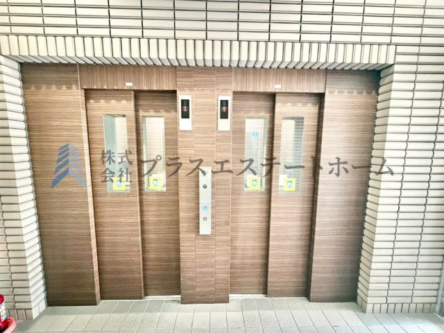 忙しい朝も安心のエレベーター2台完備♪