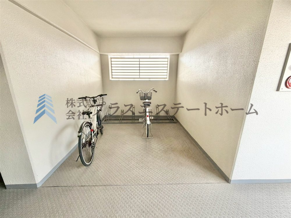 雨風やいたずらなどのリスク少なく自転車を保管できます♪