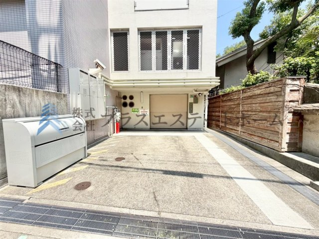 敷地内立体駐車場♪