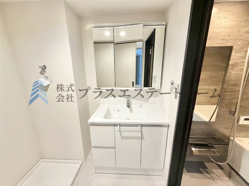 大型洗面器は、洗顔・洗髪はもちろん、つけ置き洗いなどにも便利です♪