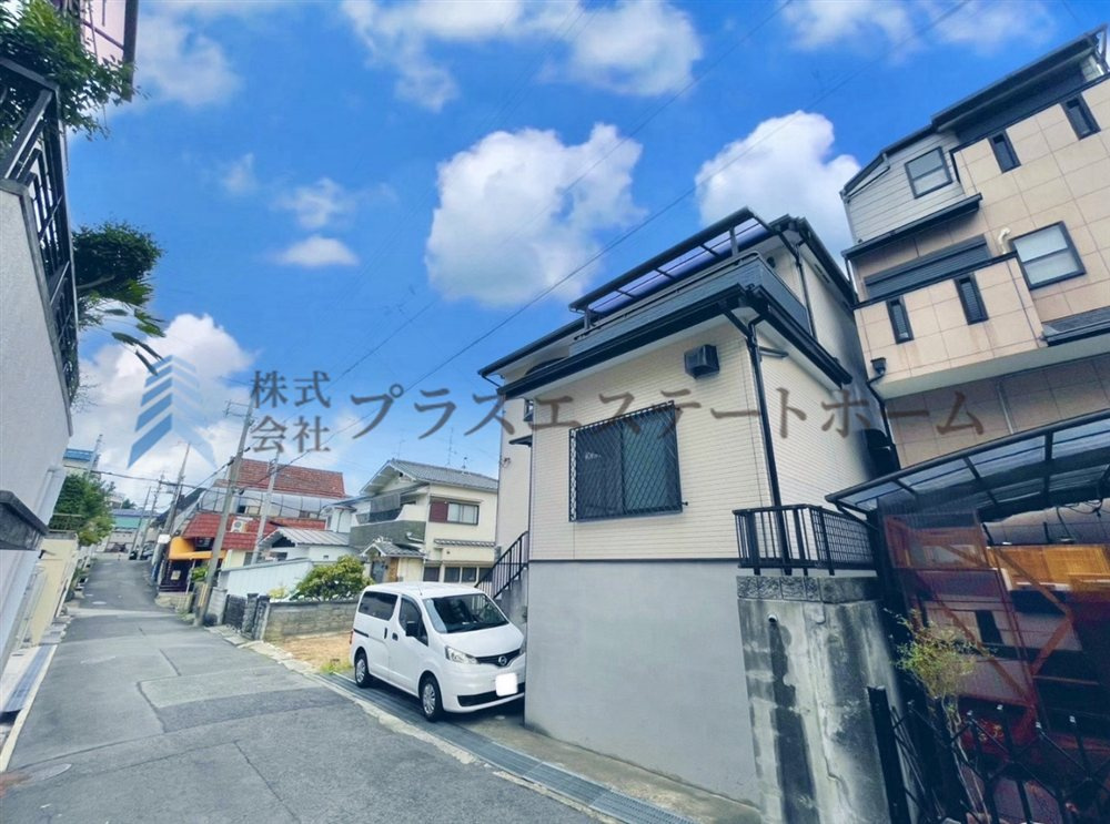 ハイルーフ車OKの駐車スペースあり♪