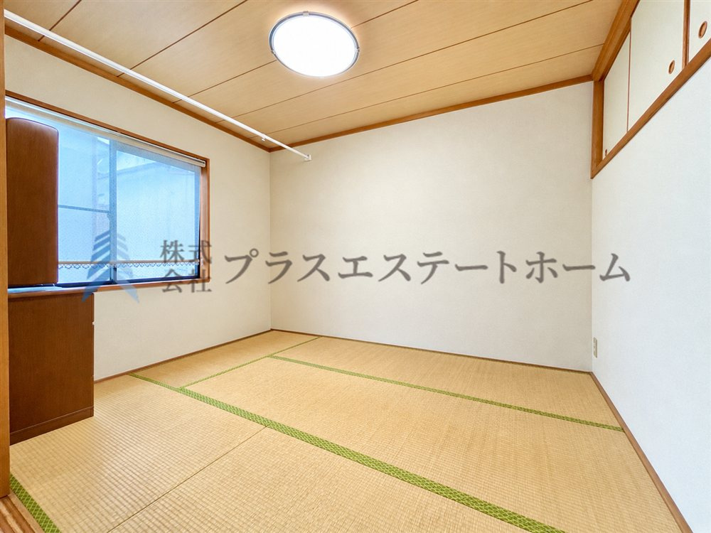 リビング横の和室♪様々な使い方ができます♪