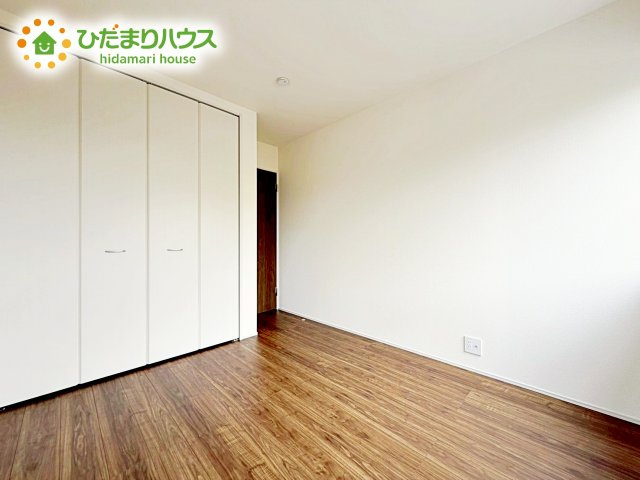 机にベットを置けば子供部屋の完成です！