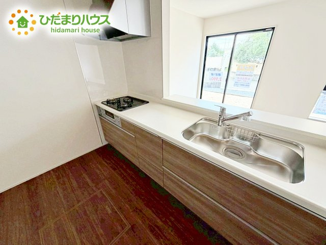 キッチンからは全てが見渡せ、家事をしながらお子様の動きを見守れます。