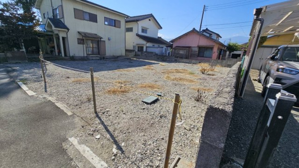 【甲府市千塚3丁目　売地の外観】
