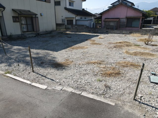 【甲府市千塚3丁目　売地の外観】