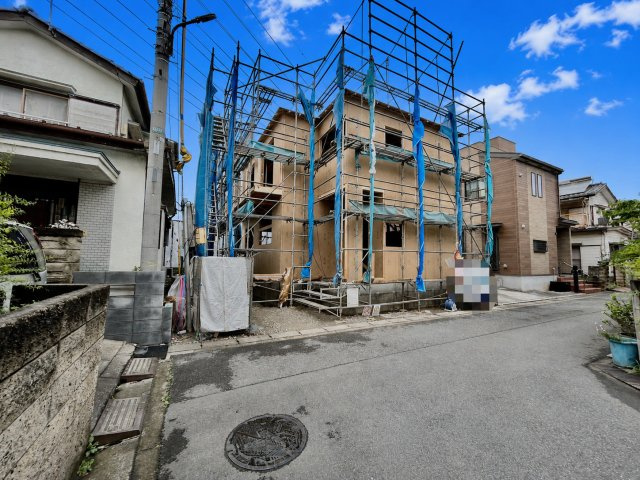全居室に収納がある4LDK！キッチン・洗面・浴室がまとまった水回り動線で、家事の移動もスムーズです！南向きバルコニーで陽当り良好！駐車スペース2台可(車種による)！