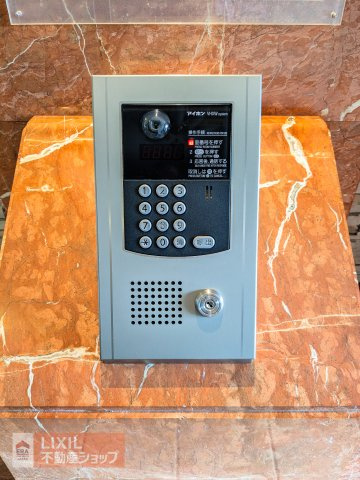 オートロックがしっかり完備されています！部外者が安易に建物内に入ることができないため、安心です！　