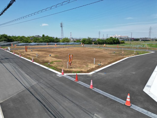11号地　建築条件付。（10、11、12号地は建築条件付）　配置を考えやすい整形地。多彩な建築プランをご提案いたします！　その他の区画もご案内可能です。現地のご見学大歓迎です！お気軽にお問合せ下さい♪