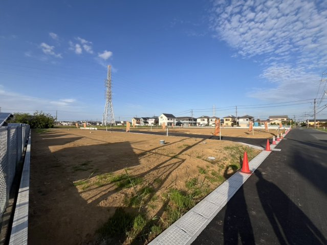 11号地　建築条件付。（10、11、12号地は建築条件付）　配置を考えやすい整形地。多彩な建築プランをご提案いたします！　その他の区画もご案内可能です。現地のご見学大歓迎です！お気軽にお問合せ下さい♪