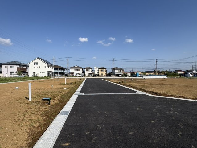 11号地　建築条件付。（10、11、12号地は建築条件付）　配置を考えやすい整形地。多彩な建築プランをご提案いたします！　その他の区画もご案内可能です。現地のご見学大歓迎です！お気軽にお問合せ下さい♪