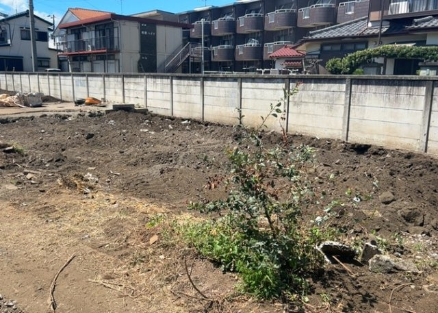 土地を買う際、住む地域の自治体や福祉の補助制度にも注目してみましょう。子供や老人の医療補助やゴミ出しのルールなど、自治体によってルールに大きな違いがあるため、暮らしやすい土地で判断するとよいでしょう。