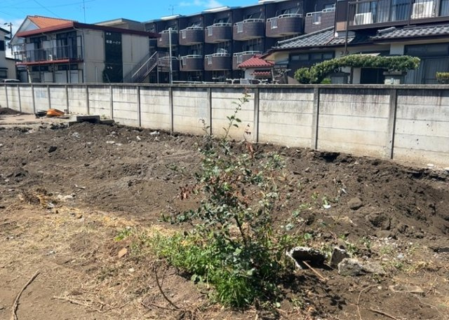 家を建てる前提で土地を探している場合、地盤の丈夫さは譲れない条件の一つです。地盤が脆弱だと追加工事が必要となります。また、過去に地盤沈下や液状化現象を起こした土地は、できるだけ避けた方がいいでしょう。