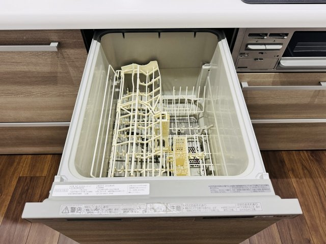 ～食洗機付き　ご飯を美味しく頂いた後の食器洗いはお任せ、家族でゆっくりとくつろげます～