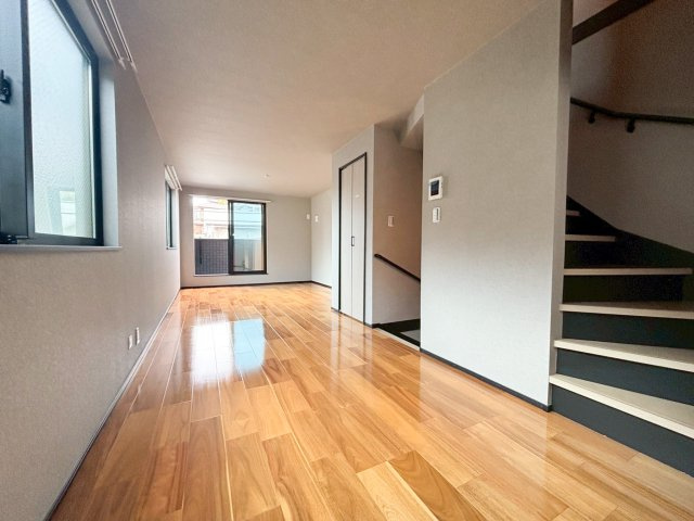 明るく開放感のあるリビングダイニング約17.2帖