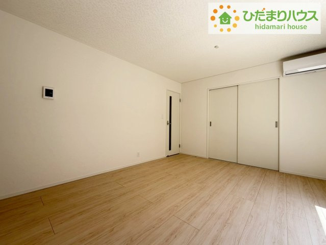 リビング大きな窓からは、暖かな日の光が降り注ぎます・・・