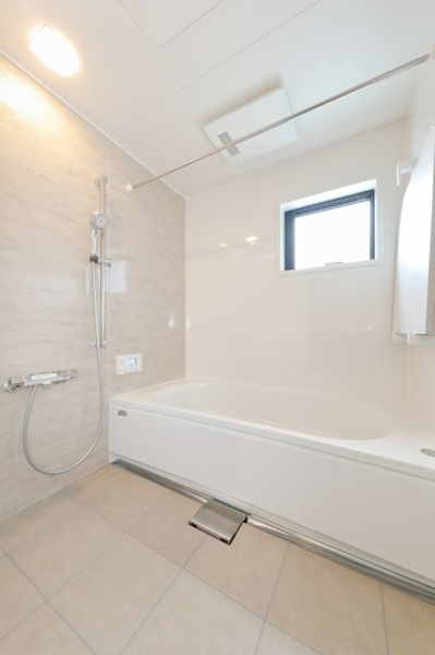 【穴生一丁目（2期）の浴室】