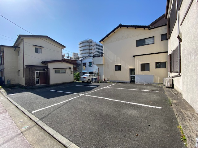 元々、駐車場として利用されてました。