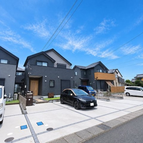 日々の喧騒から離れ、静けさと安心感に包まれる閑静な住宅街。家族の時間をゆったりと過ごせる理想の住環境です　