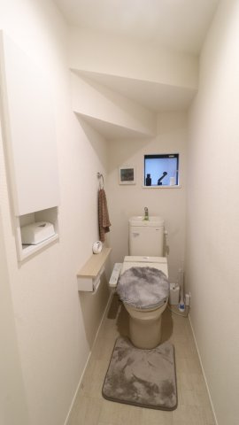 階ごとにトイレがあるから、朝の混雑とも無縁。家族みんなが、気持ちよく使える動線設計です　