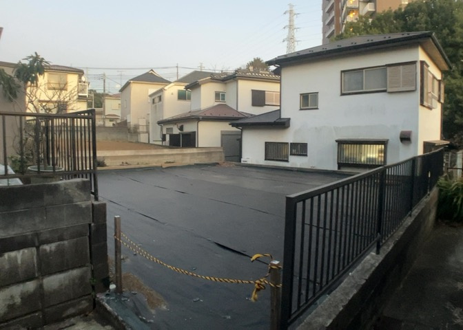 家を建てる前提で土地を探している場合、地盤の丈夫さは譲れない条件の一つです。地盤が脆弱だと追加工事が必要となります。また、過去に地盤沈下や液状化現象を起こした土地は、できるだけ避けた方がいいでしょう。