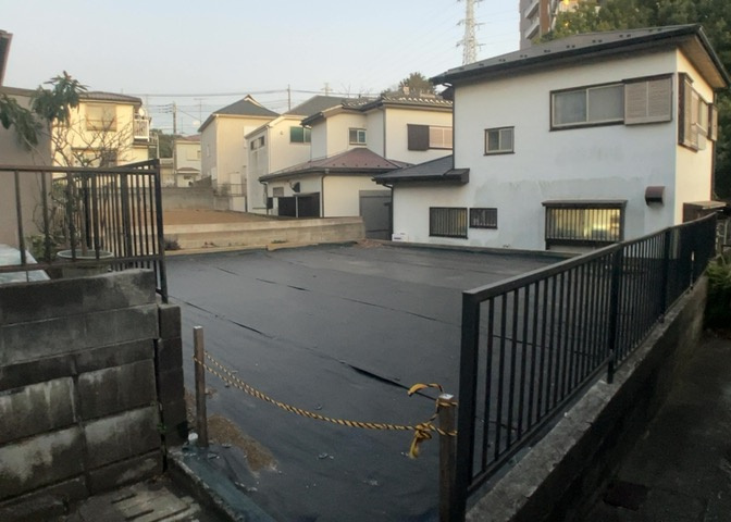 人が暮らすうえで日光は大切な要素となります。日当たりの良さは譲れないポイントですね。併せて近くに大きな建築物の建築予定がないか、あるいはそれが可能な土地が近くにないか事前に確認することもお勧めします。