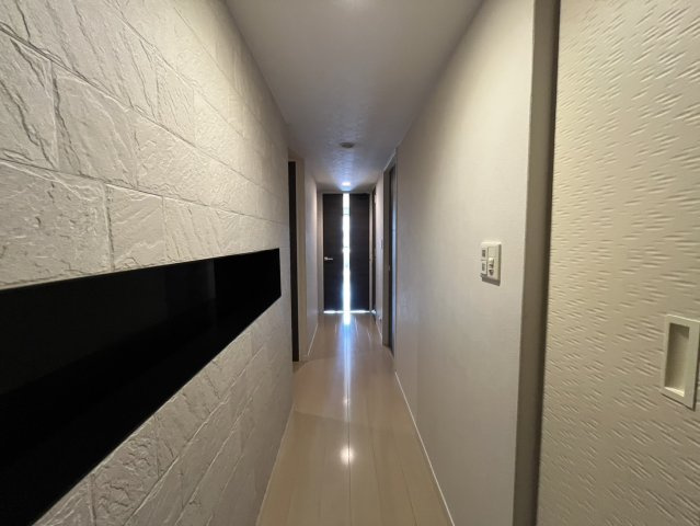 玄関から続く廊下