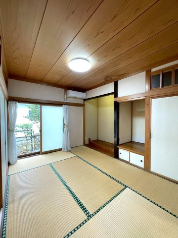1階和室6帖です♪仏間＆物入付き♪