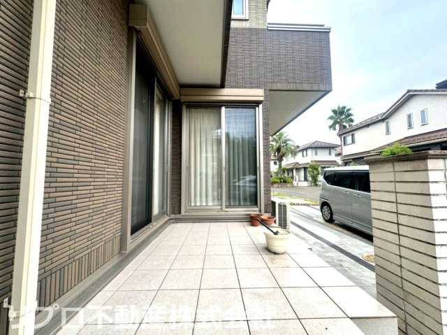 広々としたバルコニーは、お子様のプールや家庭菜園など、さまざまな用途で楽しめます♪
