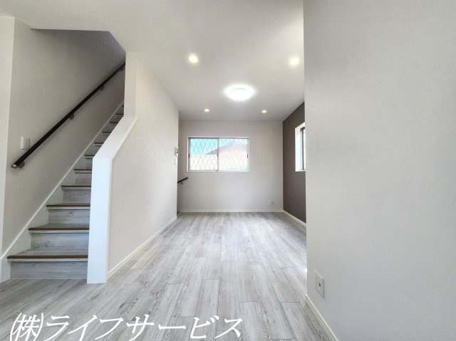 ＬＤＫ12.6帖／開口部多数あり！陽当り良好！