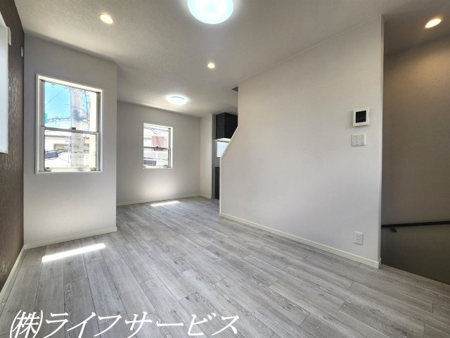ＬＤＫ12.6帖／開口部多数あり！陽当り良好！