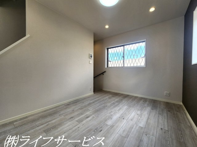 ＬＤＫ12.6帖／開口部多数あり！陽当り良好！