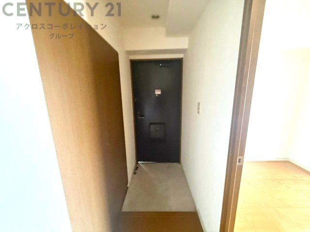 大きな玄関収納付きの玄関です　家族皆様の履物をしっかり収納できます　