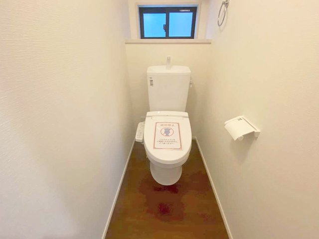 トイレは2か所あり、朝の混雑も安心です（施工例）　