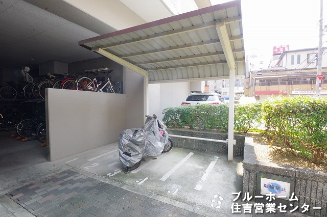 バイク置き場です！