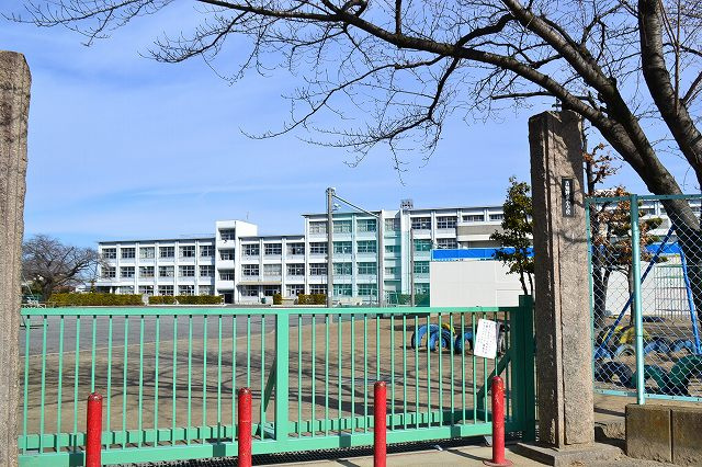 古知野東小学校　552m