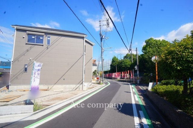 角地☆【前面道路：南西側幅員5.3ｍ×北側幅員3.5ｍ】
