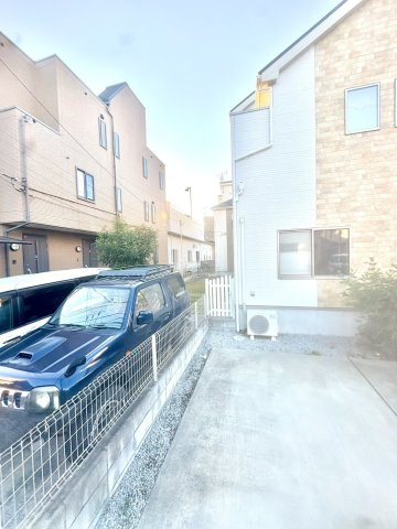 全室南向き・全居室に収納がある4LDK・ロフト！キッチン・洗面・浴室がワンフロアにまとまり、家事がスムーズにこなせる間取りです。駐車スペース2台可(車種による)