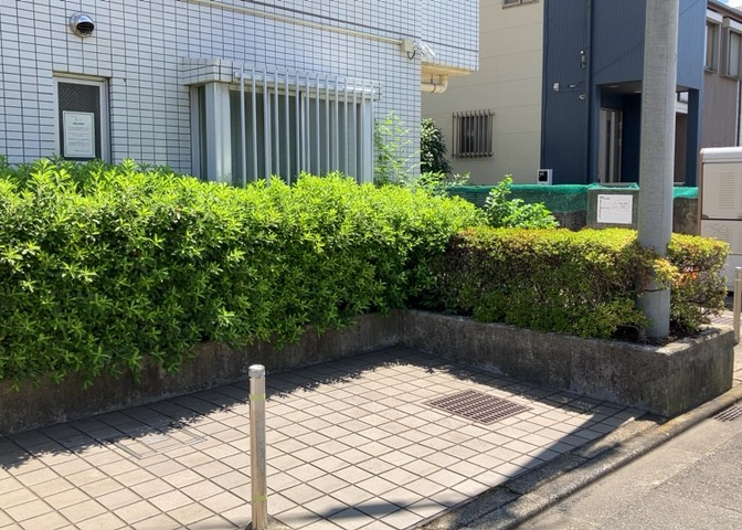 物件によっては、入居者が個人的に使用できる専用庭がついているものもあります。また、住宅の中にある土間の部分を庭と呼ぶこともあります。庭の用途は住む人によって変わり、それによってデザインもさまざまです。