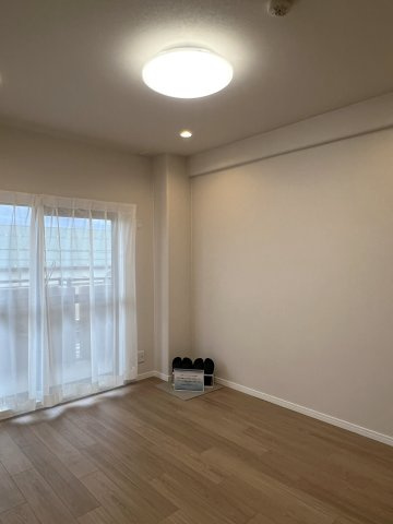 洋室　6.3帖（LDK横）